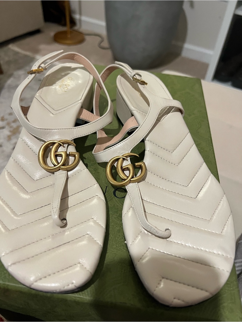 Gucci Cream Leather Quilted Thong Sandals with Gold Double G